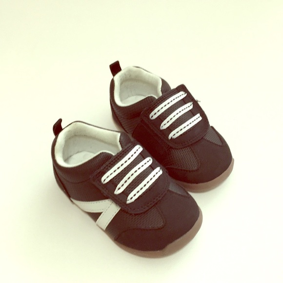 carters walking shoes